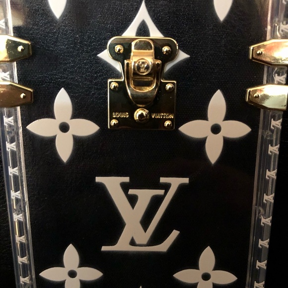 💥SOLD💥iPhone case - Picture 2 of 3